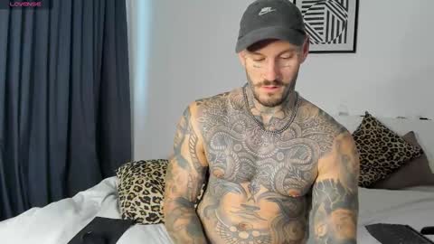 lucasexclusive online show from November 23, 7:28 am