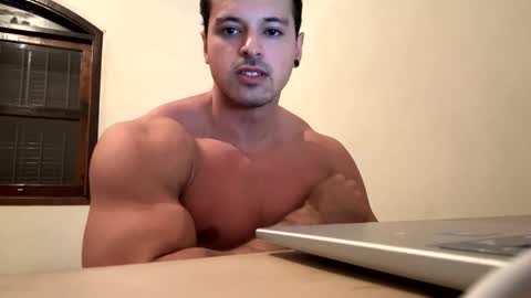Snapshot of lucasfit24 chatting on January 13, 11:08 am lucasfit24 online show from January 13, 11:08 am