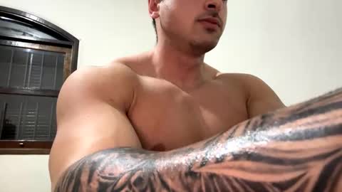 Snapshot of lucasfit24 chatting on January 18, 6:10 pm lucasfit24 online show from January 18, 6:10 pm