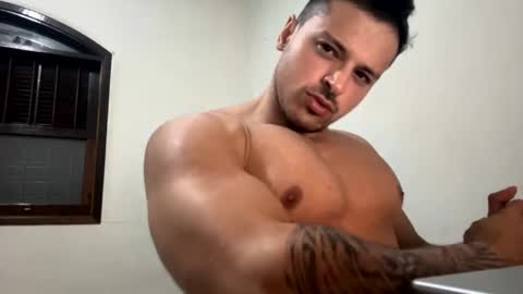 Snapshot of lucasfit24 chatting on February 21, 12:05 am lucasfit24 online show from February 21, 12:05 am