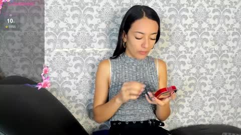 MIA HOT online show from February 6, 12:15 pm