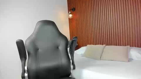 Snapshot of luccia_smith chatting on September 12, 1:02 pm L U C C I A online show from September 12, 1:02 pm