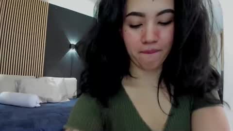   online show from December 3, 3:06 pm