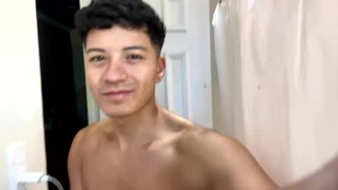 Snapshot of luchosaando chatting on February 17, 12:49 pm Felipe online show from February 17, 12:49 pm