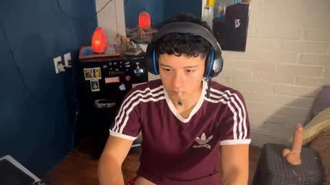 Snapshot of luchosaando chatting on February 18, 2:16 am Felipe online show from February 18, 2:16 am
