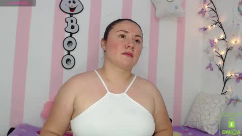 Snapshot of lucia_floress chatting on September 19, 11:51 pm Anna online show from September 19, 11:51 pm