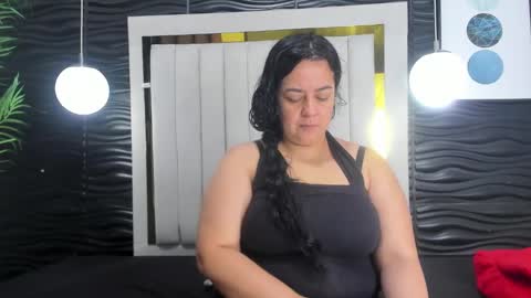 Lucia Vonne online show from February 24, 11:10 am