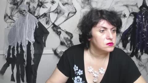 LuciaMi online show from November 10, 6:05 am