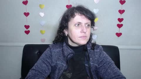 LuciaMi online show from February 5, 6:02 am