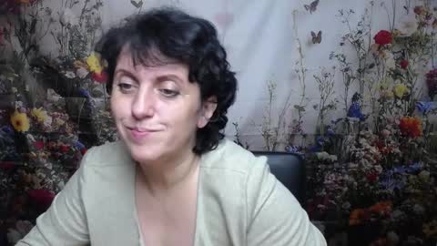 LuciaMi online show from October 7, 5:20 pm