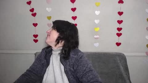 LuciaMi online show from February 15, 6:02 am