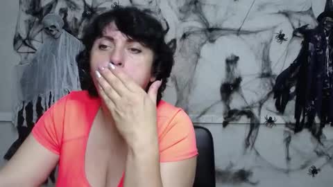 LuciaMi online show from October 25, 5:19 am