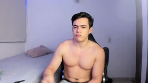 Lucian Gomez online show from February 6, 5:03 am