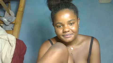 luciana012 online show from October 19, 7:07 pm