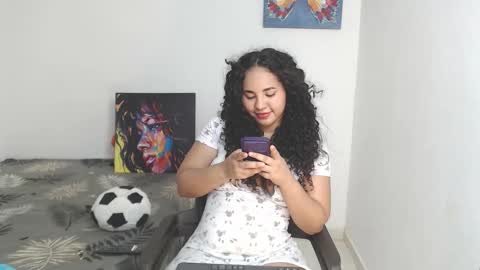 Snapshot of luciana_keating chatting on September 20, 6:33 pm luciana online show from September 20, 6:33 pm