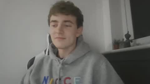 Snapshot of luciancrowe chatting on January 29, 10:53 pm Lucian online show from January 29, 10:53 pm