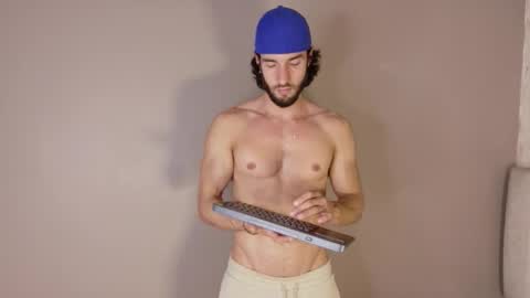 Luciano online show from October 12, 10:11 pm