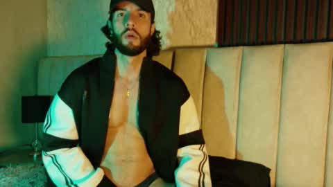 Luciano online show from September 20, 1:19 am