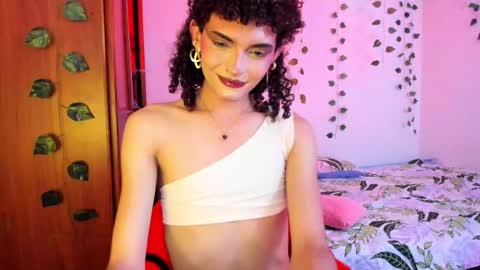 Snapshot of lucianromeo17 chatting on September 17, 4:27 am Lucy or Lucian 3 Come to my social Links3 online show from September 17, 4:27 am