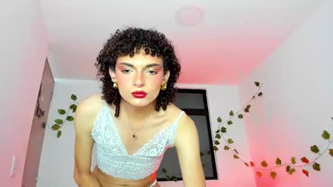 Snapshot of lucianromeo17 chatting on February 23, 4:39 am Lucy or Lucian 3 Come to my social Links3 online show from February 23, 4:39 am