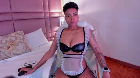 Snapshot of luciawallace chatting on March 7, 3:19 am lucia wallace online show from March 7, 3:19 am