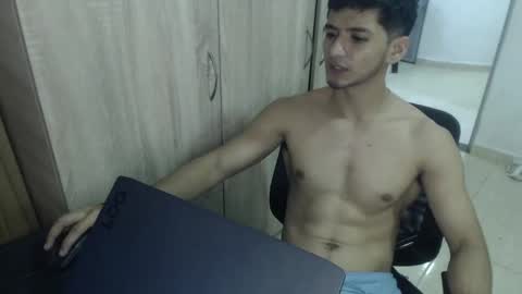 Snapshot of lucifferr_ chatting on March 8, 2:01 am leonel online show from March 8, 2:01 am