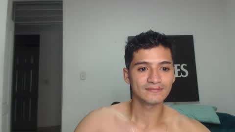 Snapshot of lucifferr_ chatting on January 29, 4:47 am leonel online show from January 29, 4:47 am