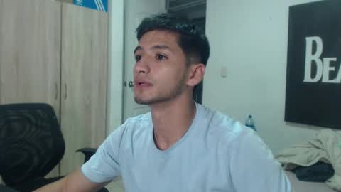 Snapshot of lucifferr_ chatting on March 5, 11:27 pm leonel online show from March 5, 11:27 pm