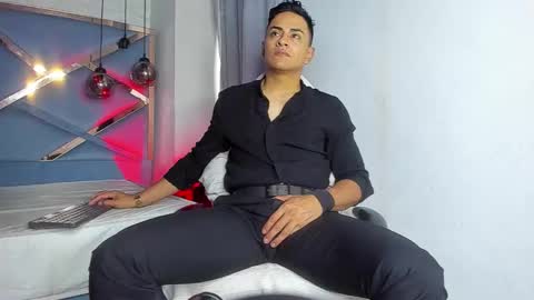 Leo online show from March 11, 12:30 pm