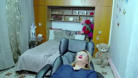 Lucille Fenly online show from December 2, 12:23 am