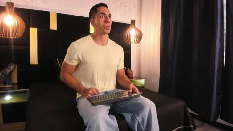 Lucio online show from April 9, 11:38 am