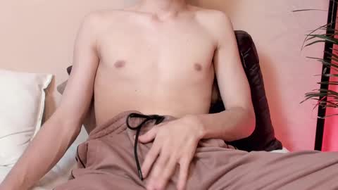 Snapshot of lucke_noor chatting on February 20, 4:58 pm Noor online show from February 20, 4:58 pm
