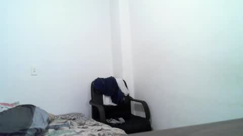Snapshot of lucky_badboy chatting on January 16, 3:56 am Lucky online show from January 16, 3:56 am