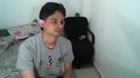 Snapshot of lucky_badboy chatting on February 18, 3:31 am Lucky online show from February 18, 3:31 am
