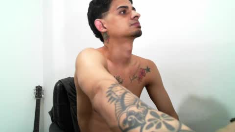 Snapshot of lucky_badboy chatting on December 17, 5:07 am Lucky online show from December 17, 5:07 am