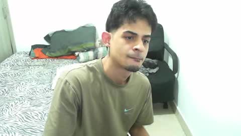 Snapshot of lucky_badboy chatting on January 21, 2:33 am Lucky online show from January 21, 2:33 am