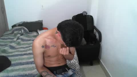 Snapshot of lucky_badboy chatting on February 25, 2:14 am Lucky online show from February 25, 2:14 am