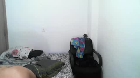 Snapshot of lucky_badboy chatting on January 17, 3:23 am Lucky online show from January 17, 3:23 am