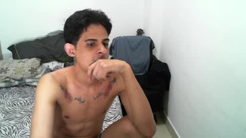 Snapshot of lucky_badboy chatting on January 9, 3:26 am Lucky online show from January 9, 3:26 am