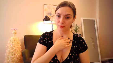 Snapshot of lucky_foryou_baby chatting on January 2, 9:43 am lucky_foryou_baby online show from January 2, 9:43 am