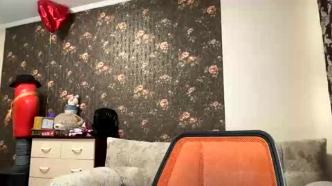 lucky_foryou_baby online show from April 8, 7:22 am