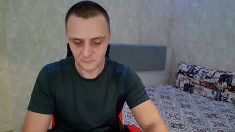 Snapshot of lucky_guy99 chatting on January 28, 7:00 pm Ethan online show from January 28, 7:00 pm