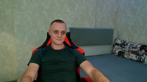 Snapshot of lucky_guy99 chatting on January 14, 8:26 pm Ethan online show from January 14, 8:26 pm