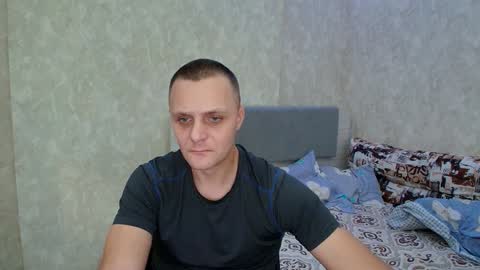 Snapshot of lucky_guy99 chatting on December 2, 3:51 am Ethan online show from December 2, 3:51 am