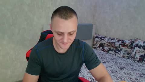 Snapshot of lucky_guy99 chatting on December 30, 8:47 pm Ethan online show from December 30, 8:47 pm