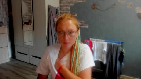 lucky_licky20 online show from October 18, 2:27 am