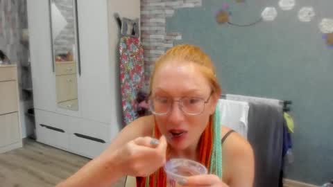 lucky_licky20 online show from October 20, 2:49 am