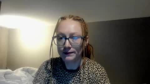 lucky_licky20 online show from March 15, 5:01 am