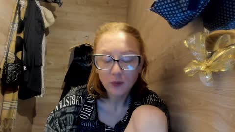 lucky_licky20 online show from January 3, 4:00 am
