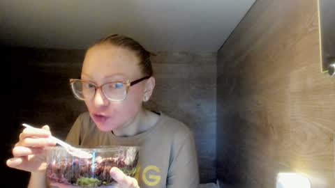 lucky_licky20 online show from January 23, 3:58 am